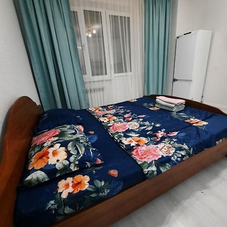 Apartmán Кошкарбаева 45 Б Astana Exteriér fotografie